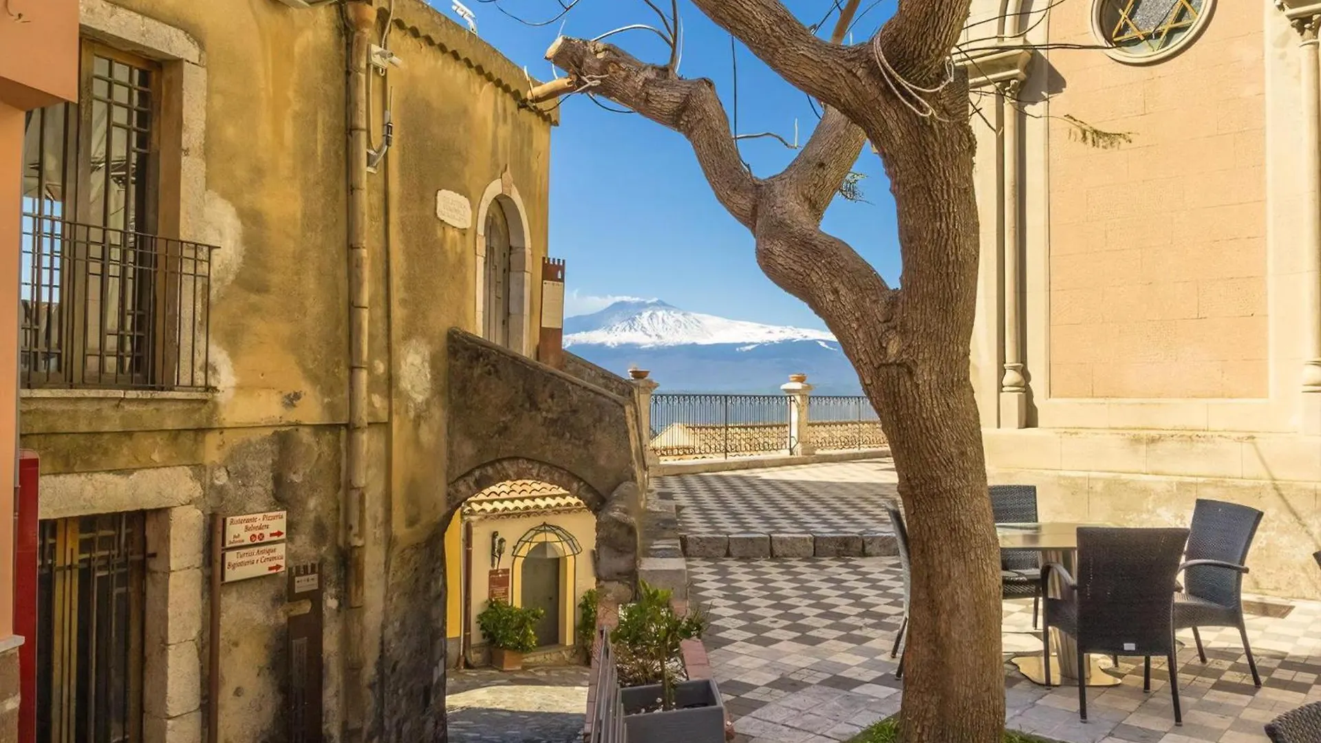 Apartment Das Haus Des Grossvaters In Taormina