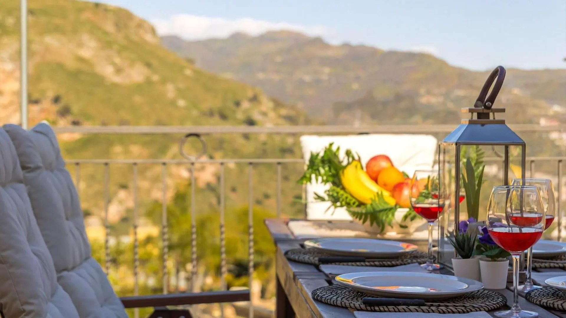 Das Haus Des Grossvaters In Taormina Italien